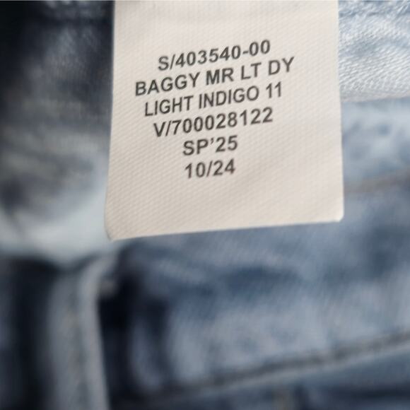 Gap Womens Size 27/4R Baggy Mid Rise Light Wash Jeans - Picture 8 of 16